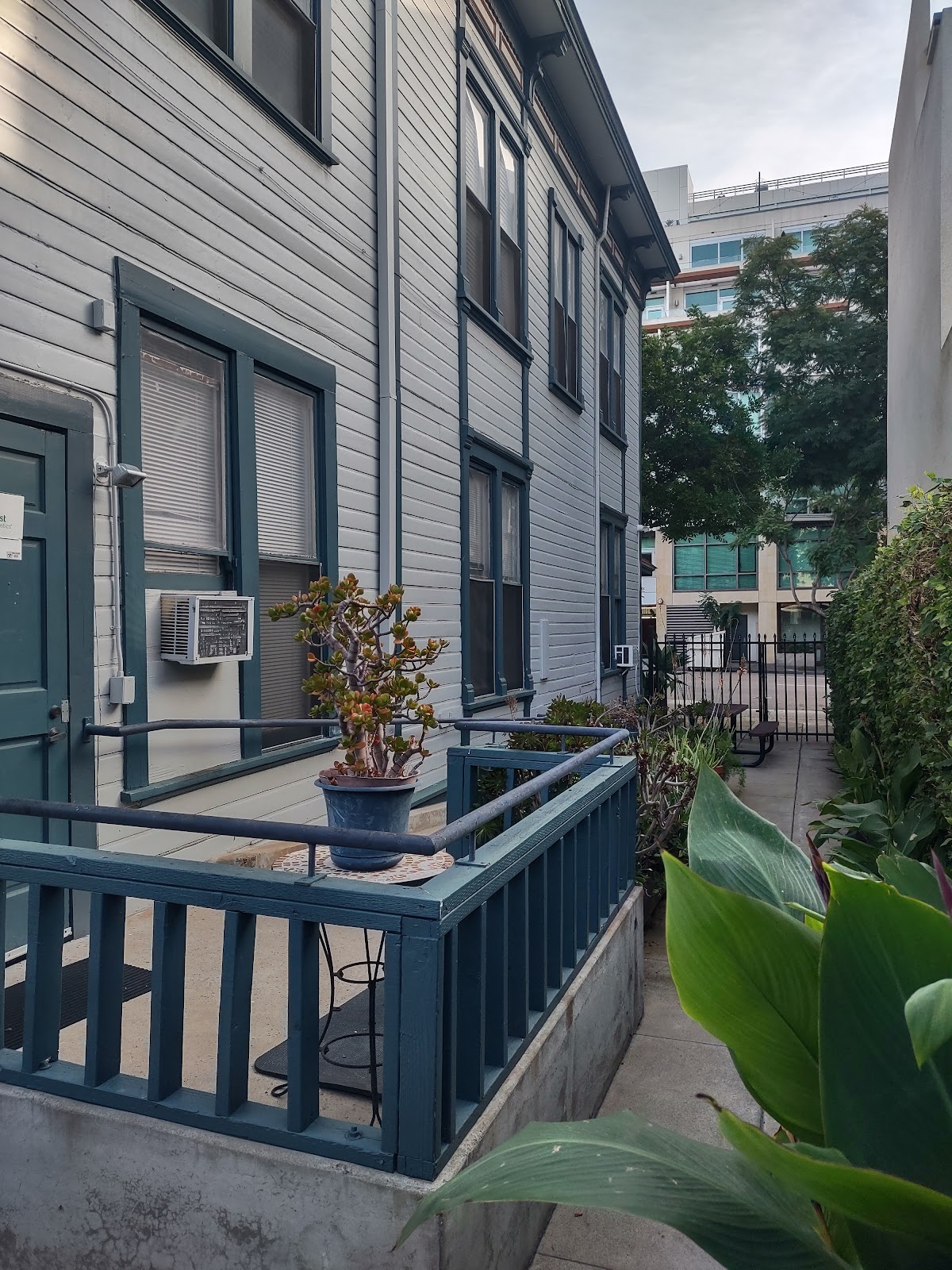 Community Research Foundation - New Vistas